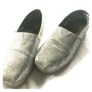 Size 4 Toms